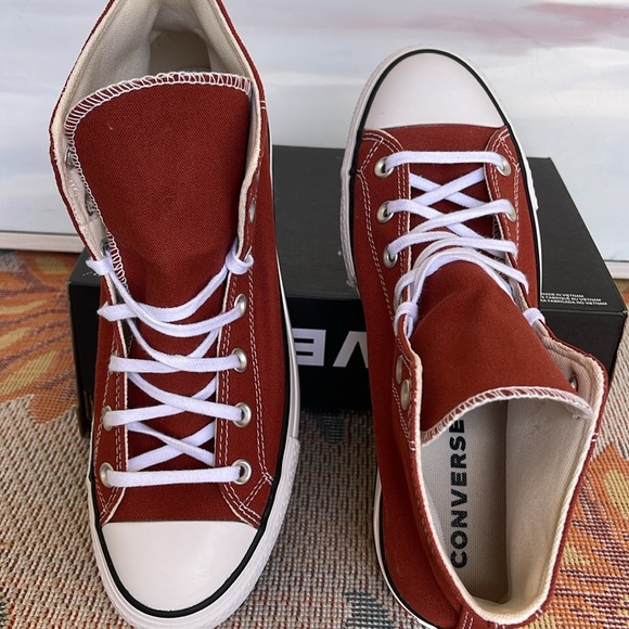 Converse WMNS CTAS A06896F
CTAS LIFT HI
RITUAL RED/WHITE/BLACK
Platforms - Picture 13 of 16